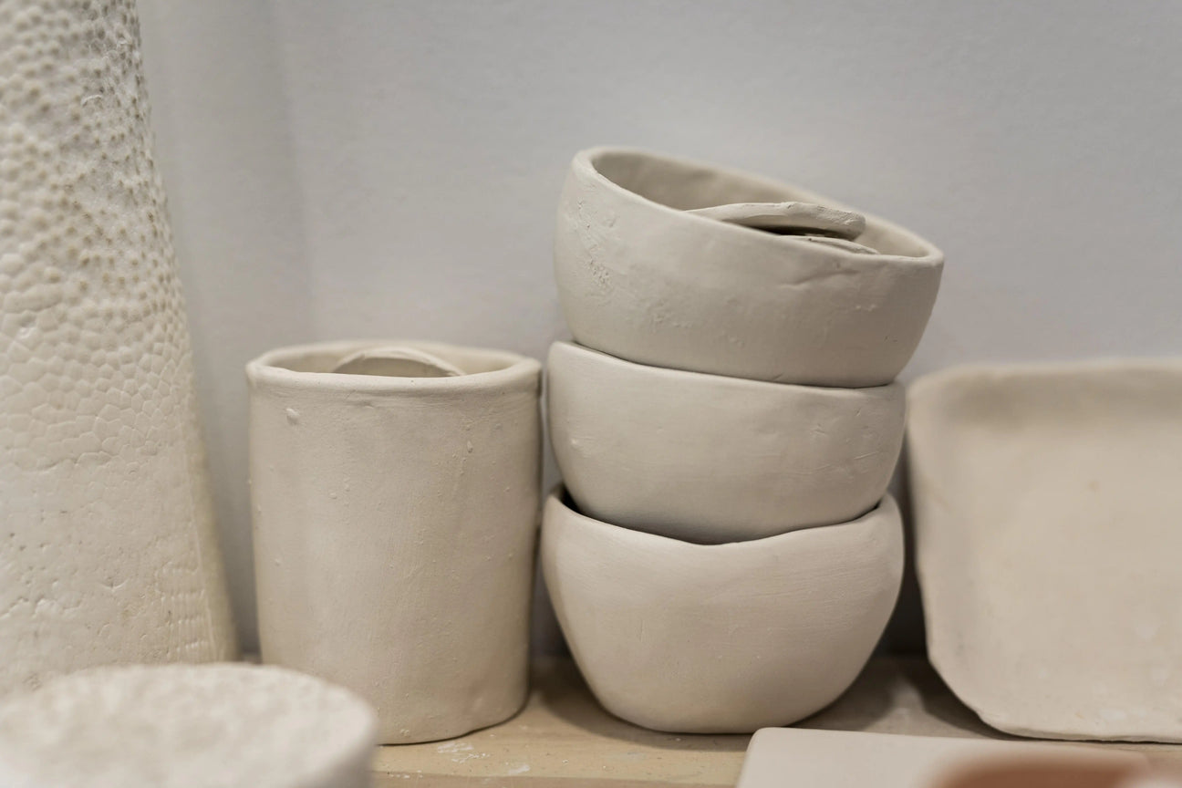 Dein Name an der Tür: Die Rückkehr der handgemachten Keramikschilder